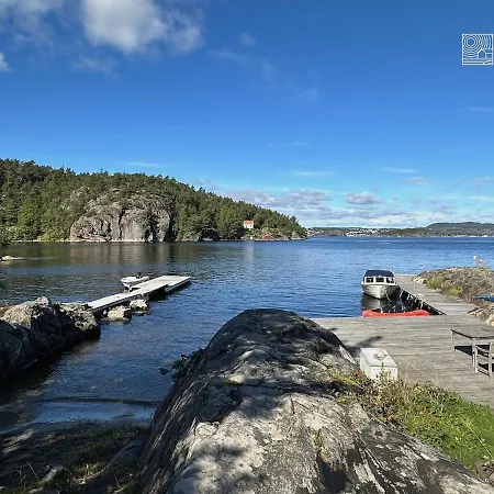 Seaside With Boat And In Casa vacanze